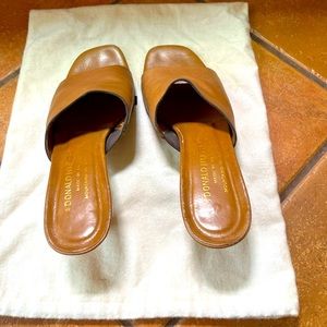 Vintage Italian leather Donald pliner camel mule kitten heels size 6.5